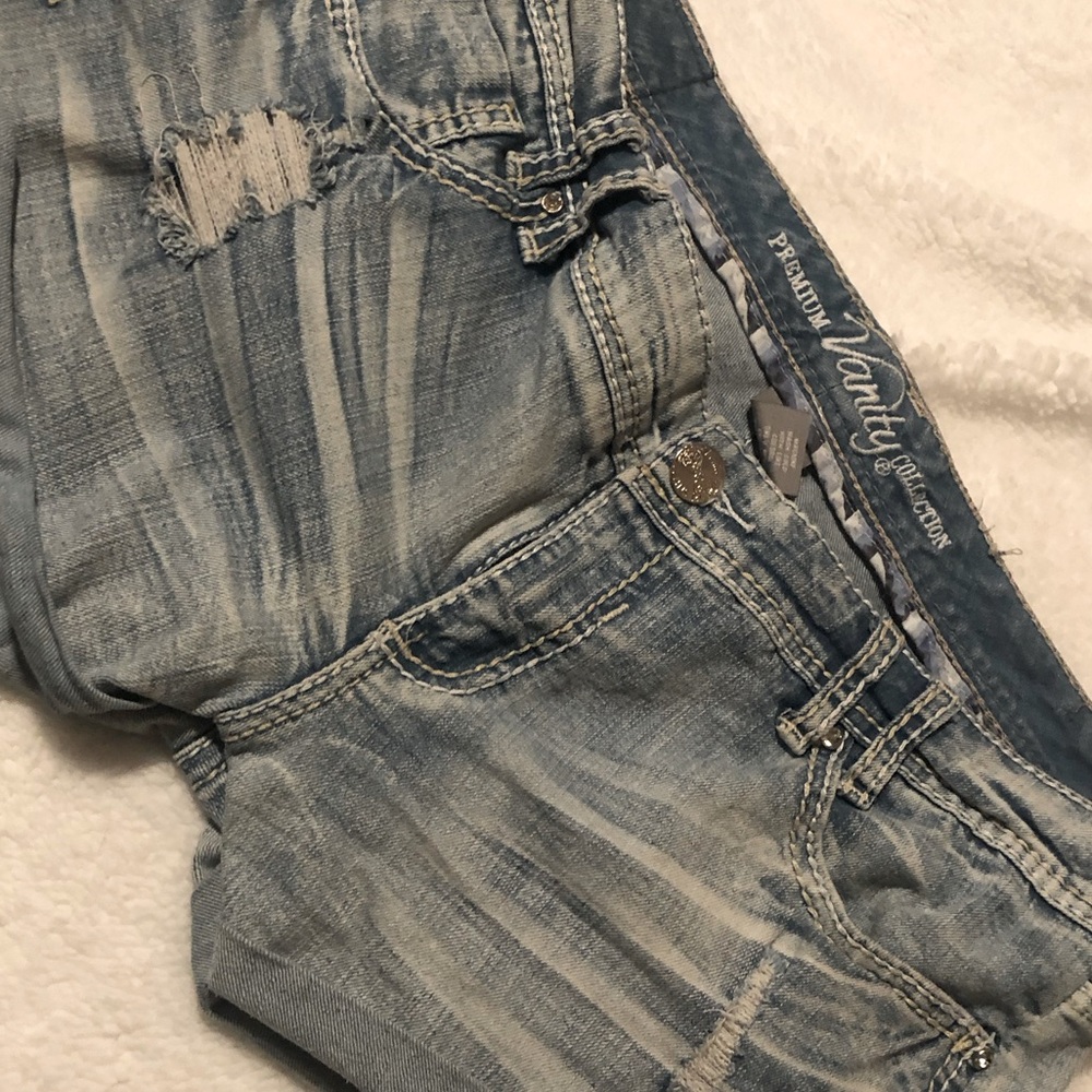 Premium vanity￼ size 31